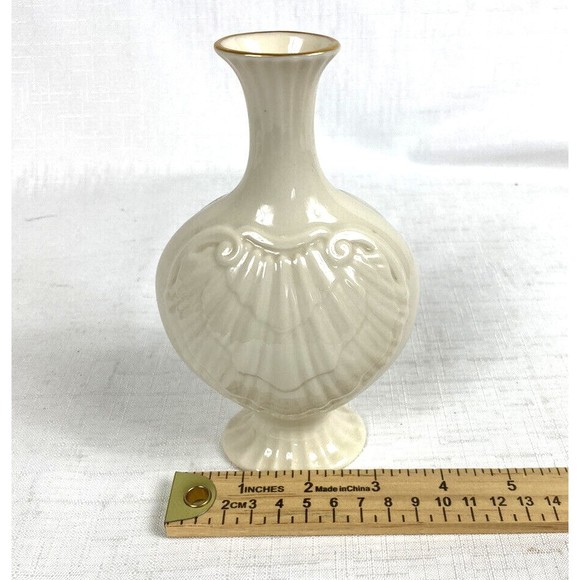 Vintage Lenox Aegean Shell Bud Base Ivory W/ Gold Rim 6.5” Tall Made in America - Picture 7 of 8